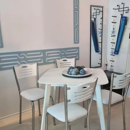 アパート Blue Summer - уют, близо до морето *