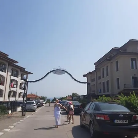 Blue Summer - уют, близо до морето アパート