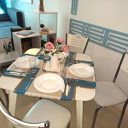 Blue Summer - уют, близо до морето アパート *