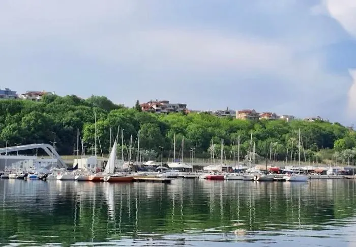 Апартамент Blue Summer - уют, близо до морето *